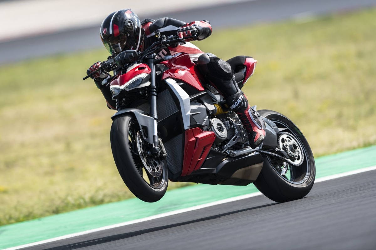 Ducati Streetfighter: per il 2022 la gamma si allarga
